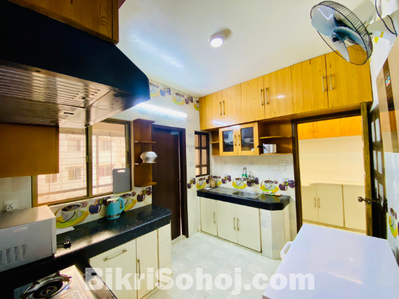 Premium 4-Bed Apartment Rent in Bashundhara R/A
